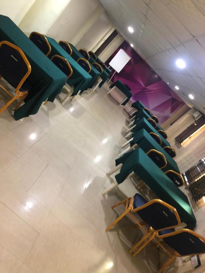Presken Hotels Alade Avenue Икея Экстерьер фото